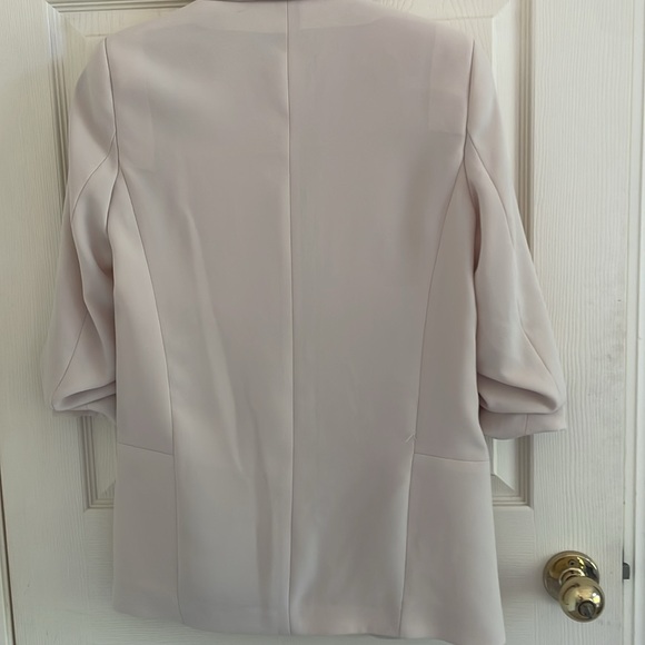 Blazer - Picture 5 of 7